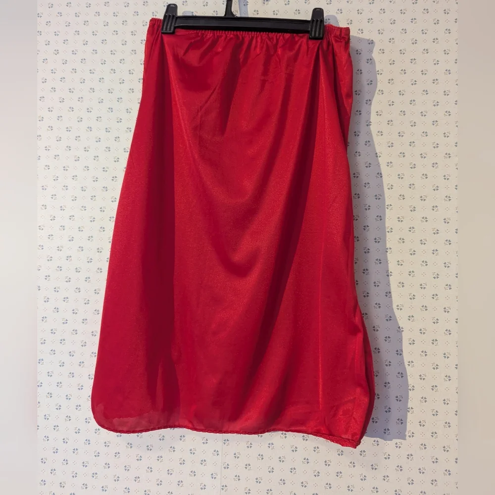 Contessa Red Lace Slip Skirt Slit Nylon M Vintage Silky Night Out Date Pop Red